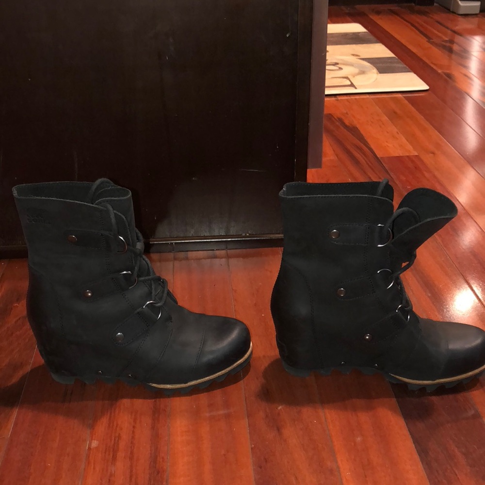 Sorel boots worn 2x mint